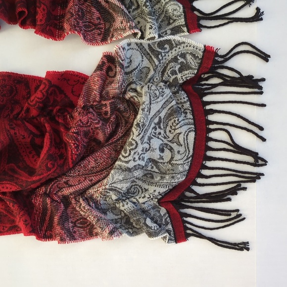 V. Fraas Cashmink Paisley Fringe Scarf Red Black - Picture 3 of 16